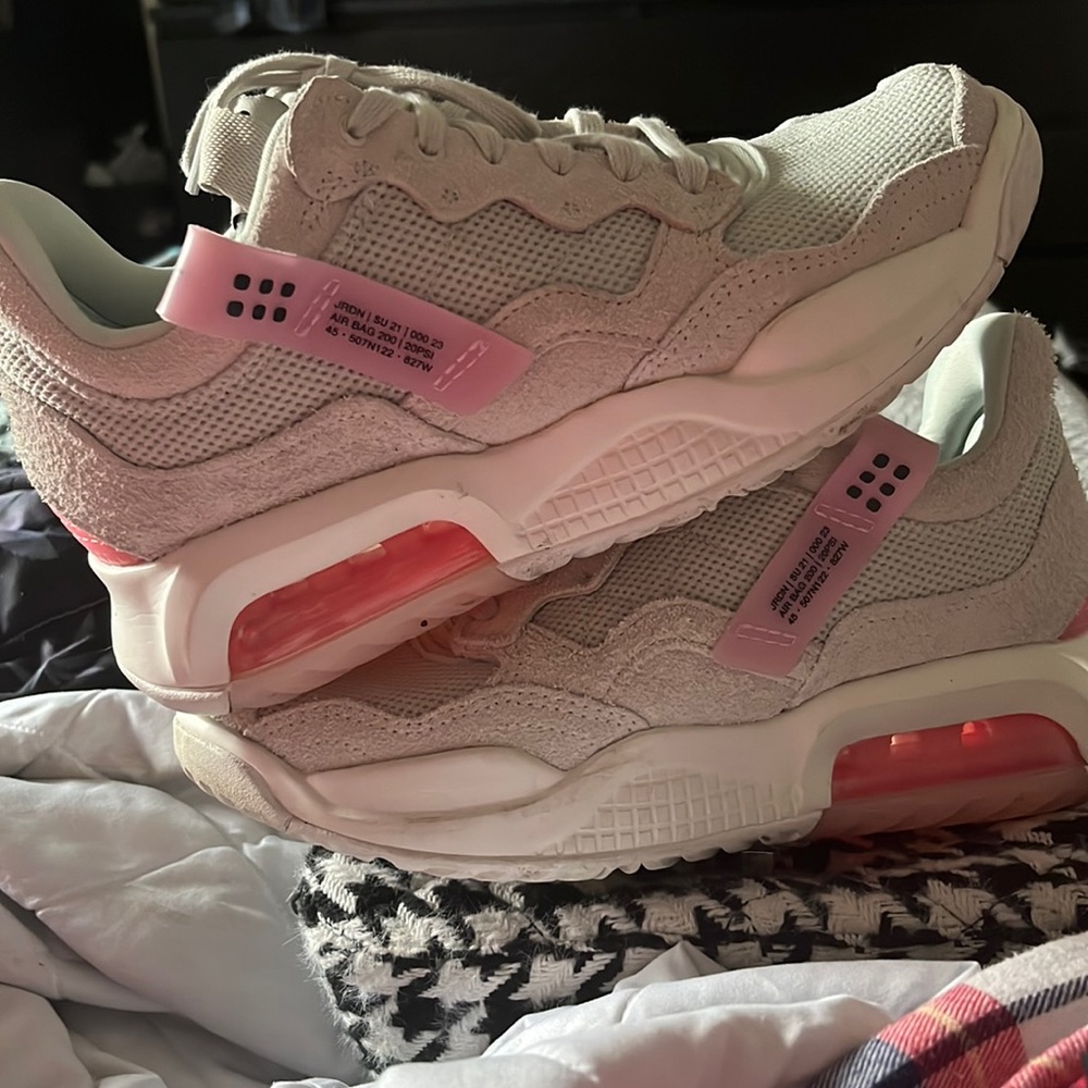 Size 7.5 worn 3x’s max. Still have box.